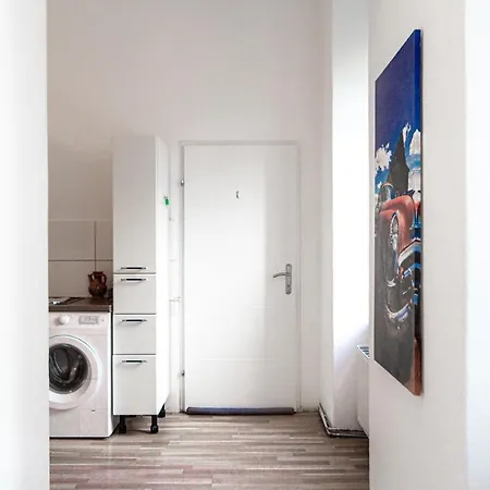Pleasant 3Br Shared Apartment- Ideal For Longstays Vienna Exterior photo